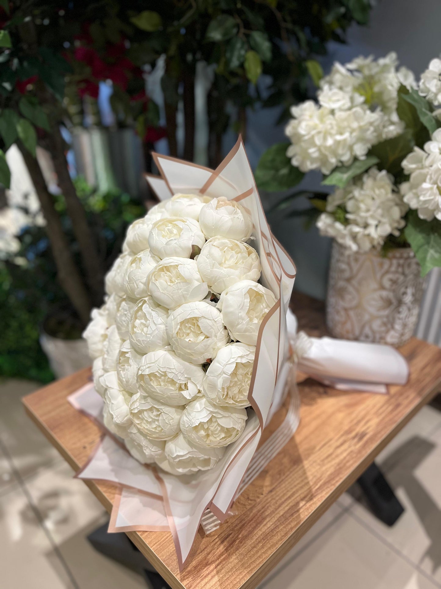 41 Büyük Beyaz Şakayık Buketi